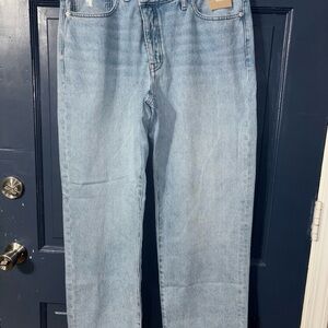 Madewell Women’s Light Blue Straight Jeans
